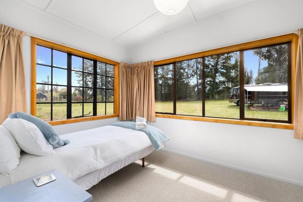 Wanaka Stone Cottage - Wanaka Holiday Home ภายนอก รูปภาพ