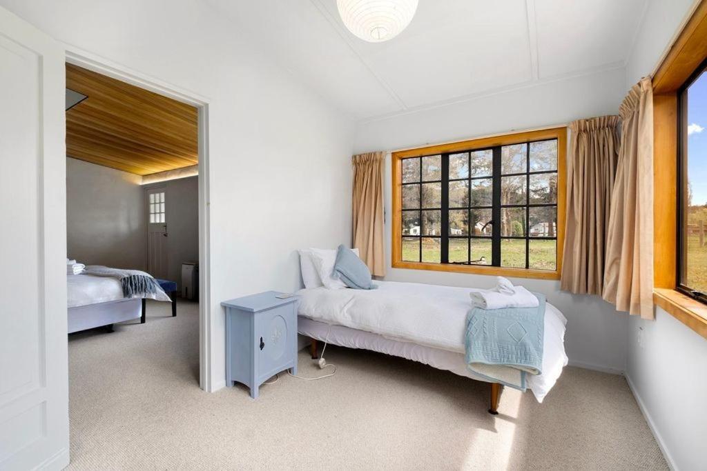Wanaka Stone Cottage - Wanaka Holiday Home ภายนอก รูปภาพ