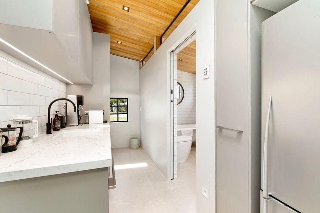 Wanaka Stone Cottage - Wanaka Holiday Home ภายนอก รูปภาพ